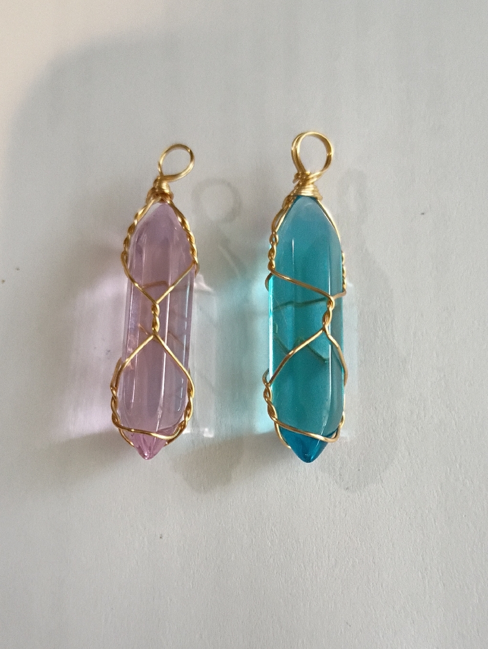 Set Golden-Wire Wrapped Teal Crystal Pendant Necklace.